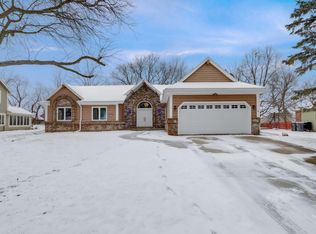3048 Cone View Ln, Waukesha, WI 53188