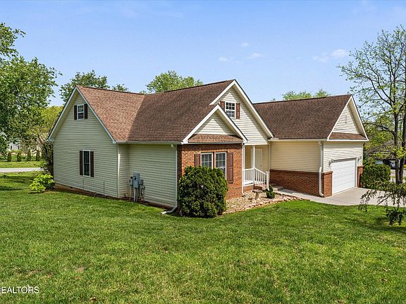 2nd image of 102 Chaloni Ln