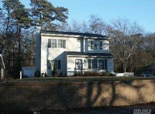 191 Lake Dr, East Patchogue, NY 11772