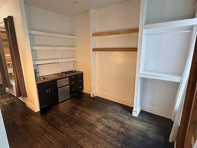 212 E 13th St #1C — Photo 6