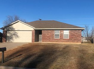 2212 Sunrise Dr, Moore, OK 73160