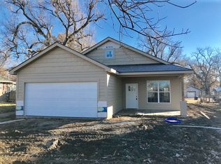 727 N Cedar St, Ottawa, KS 66067