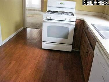 5th image of 174 Humbolt Ave