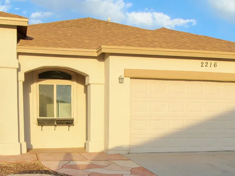 2216 Amber Point Pl — Photo 1