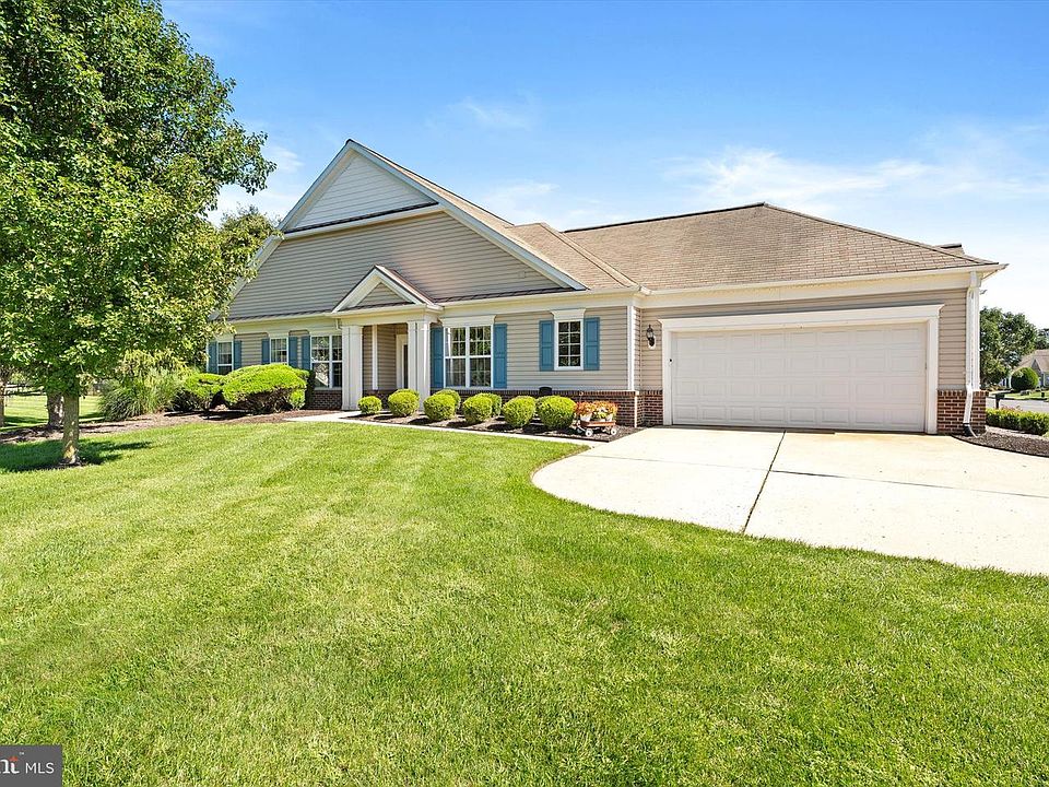 1st image of 10 Sparrow Dr