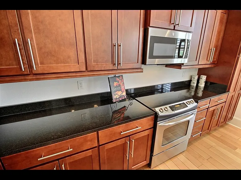 107 Butterfield St — Photo 5
