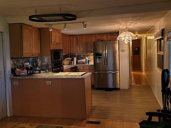3rd image of 602 Fountainview N