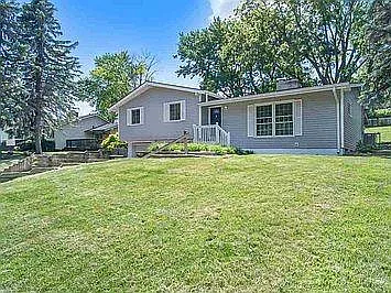 4 bed, 2479 sqft, $2,550 — Photo 4
