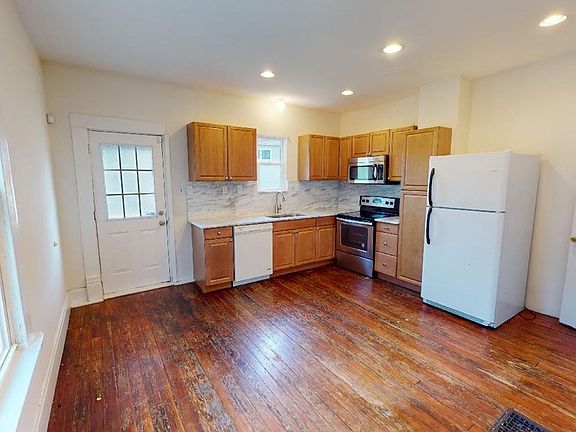 2nd image of 54 W Blake Ave