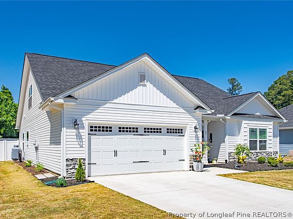 3rd image of 40 Capeside Ct