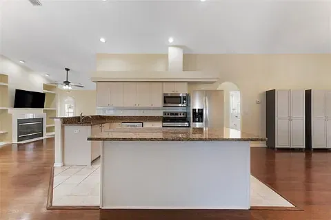 3 bed, 1694 sqft, $3,090 — Photo 3