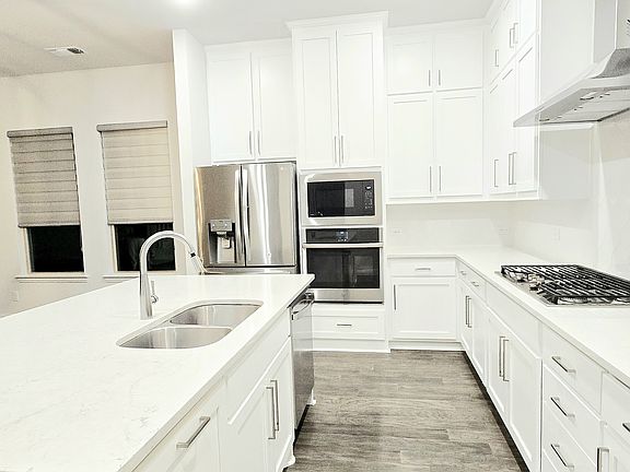 5th image of 1832 Gresham Dr