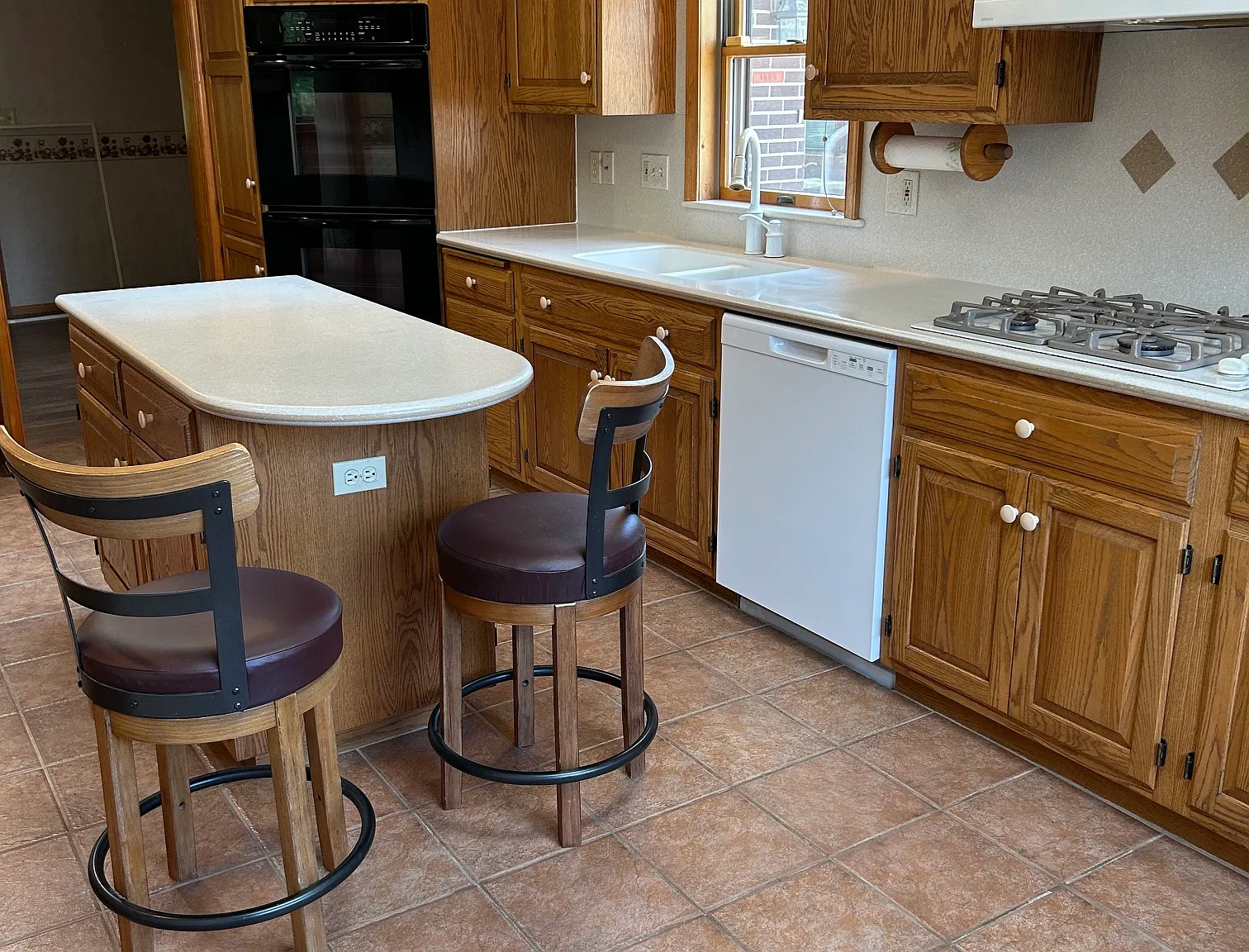 2 bed, 2000 sqft, $2,100 — Photo 4