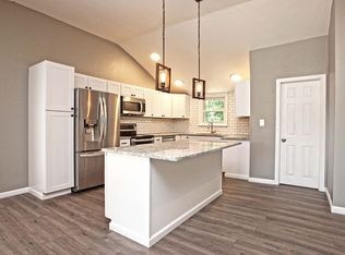 3313 Pocono Dr, East Stroudsburg, PA 18302