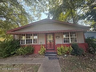 1st image of 611 3rd Ave N