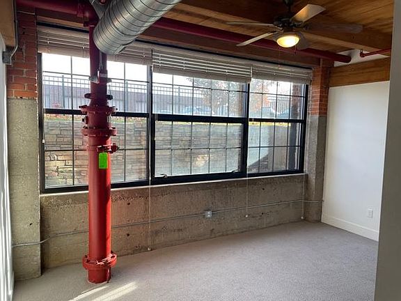 2nd image of 533 Columbia Ave APT 15
