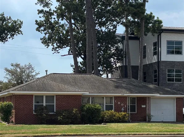 1301 Antoine Dr, Houston, TX 77055