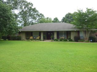 605 Westover Dr, McComb, MS 39648