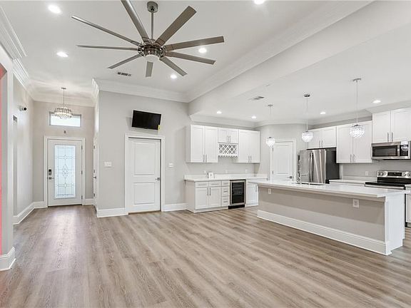4th image of 2348 E Village Ct