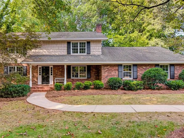 600 Ravenscar Ct, Winston Salem, NC 27104