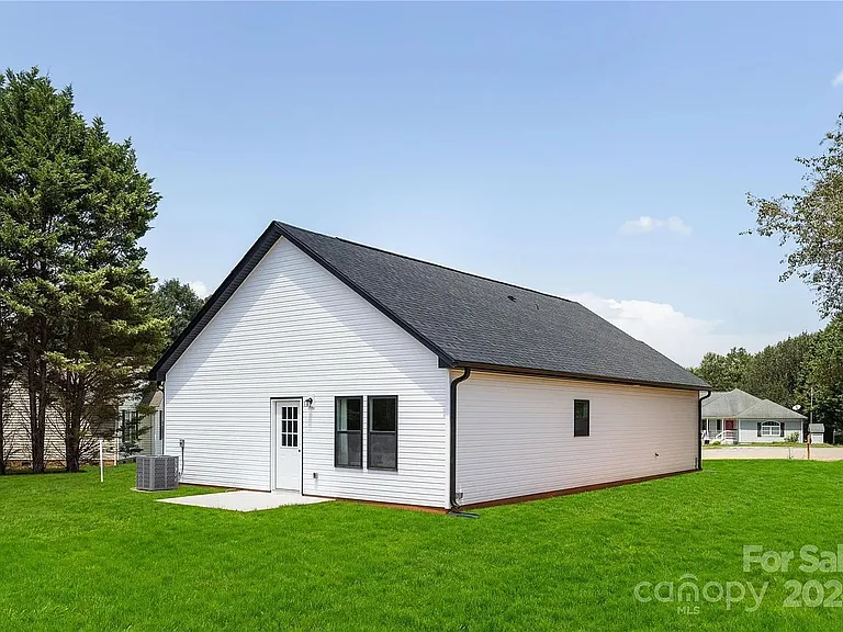 3905 Oakwood Rd — Photo 12