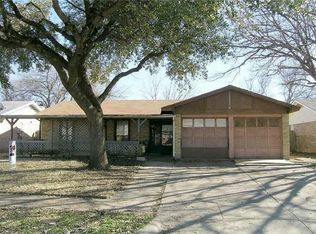 220 Blair Ln, Arlington, TX 76014