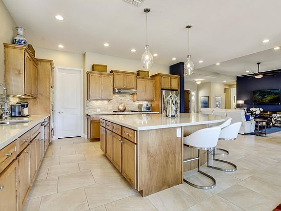 3rd image of 20950 W Colina Ct