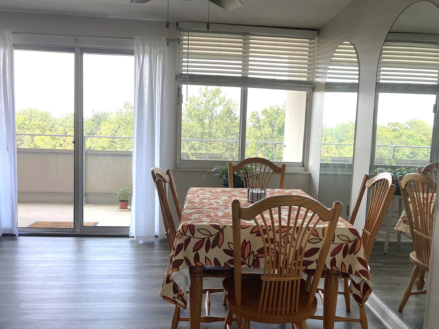 1 bed, 732 sqft, $1,500 — Photo 3