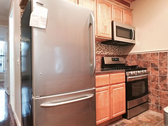 2nd image of 731 Franklin Ave #3A