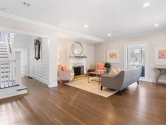 4th image of 3784 Ivy Rd NE