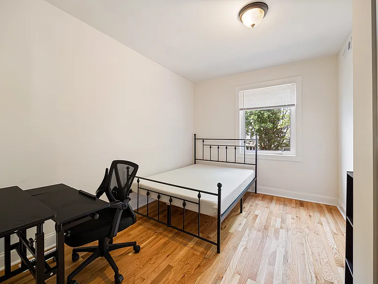 1012 Garnett Pl #2 — Photo 6