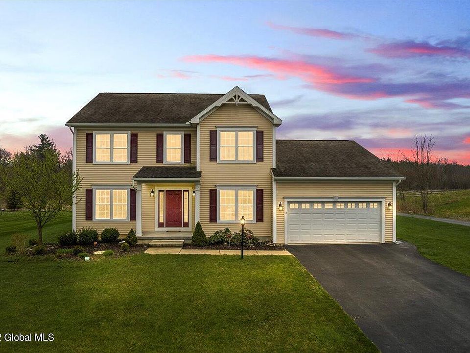1st image of 17 Tisdale Ln