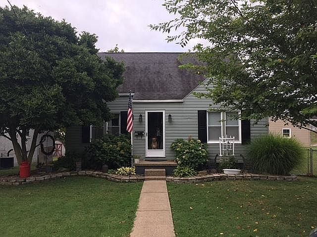1st image of 121 Sharon St