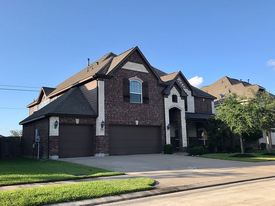 2nd image of 3223 Brentwood Ln