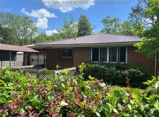 181 Riverbend Blvd, Saint Albans, WV 25177