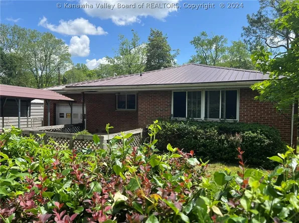 181 Riverbend Blvd, Saint Albans, WV 25177