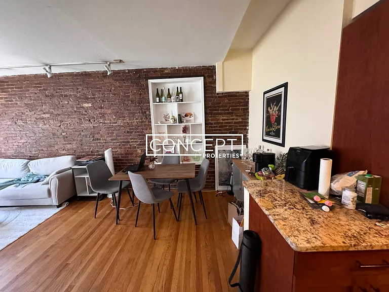 88 W Cedar St #5CP — Photo 5