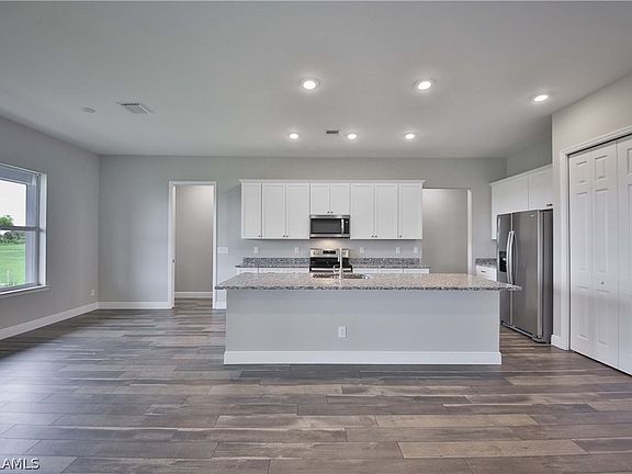 2nd image of 826 NE 10th Terrace Cpe