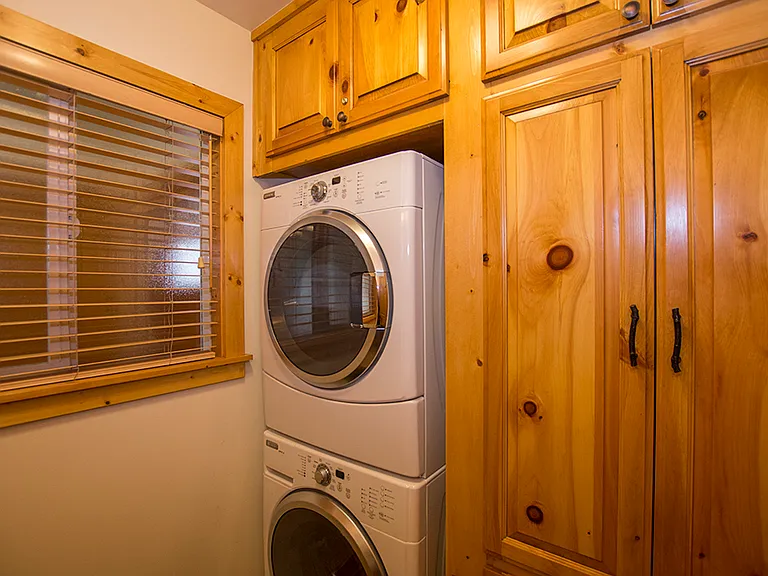 395 Elizabeth Dr — Photo 12