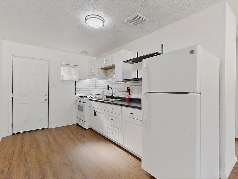 3410 Eastern Ave SE #1 — Photo 5