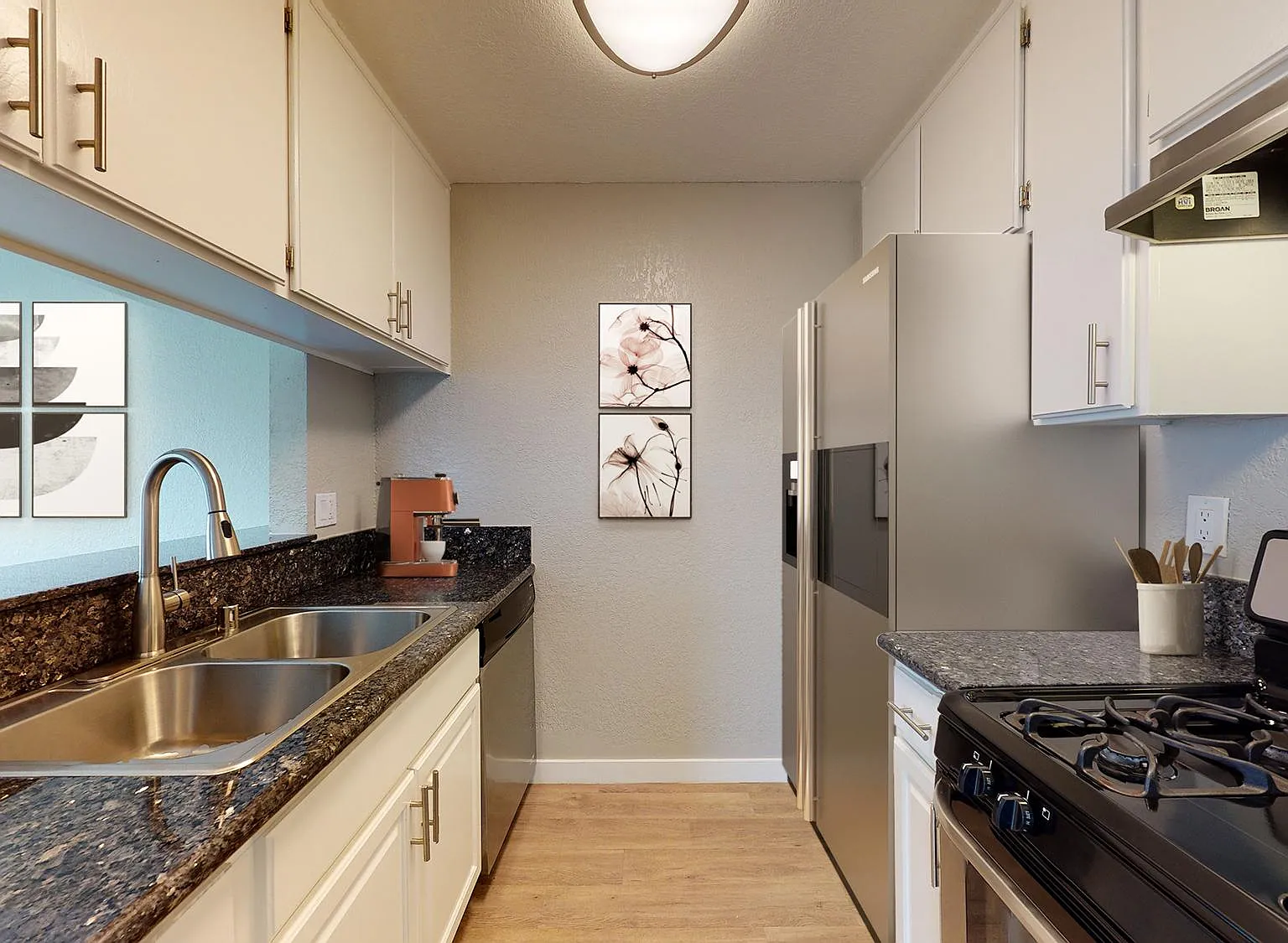 4512 153rd Street Apartments — Photo 4
