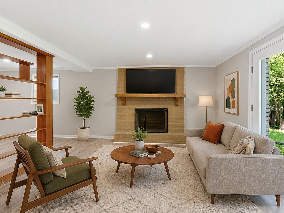 1st image of 425 Glenpark Dr
