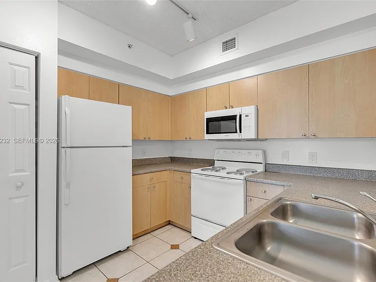 8000 N Nob Hill Rd #106 — Photo 6