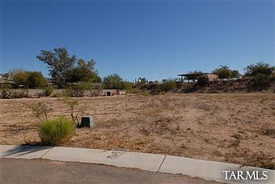 2nd image of 882 N Savage Pl
