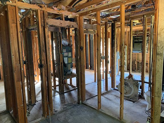 3rd image of 1313 S Gibson Cir