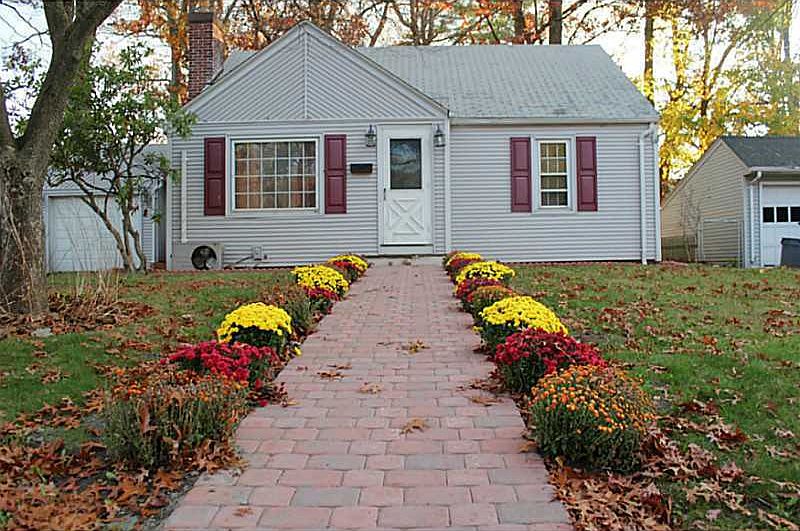 1st image of 30 Guilford Dr
