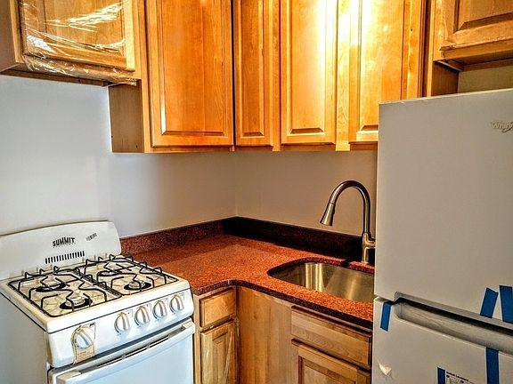 2nd image of 214 E 10th St #21D