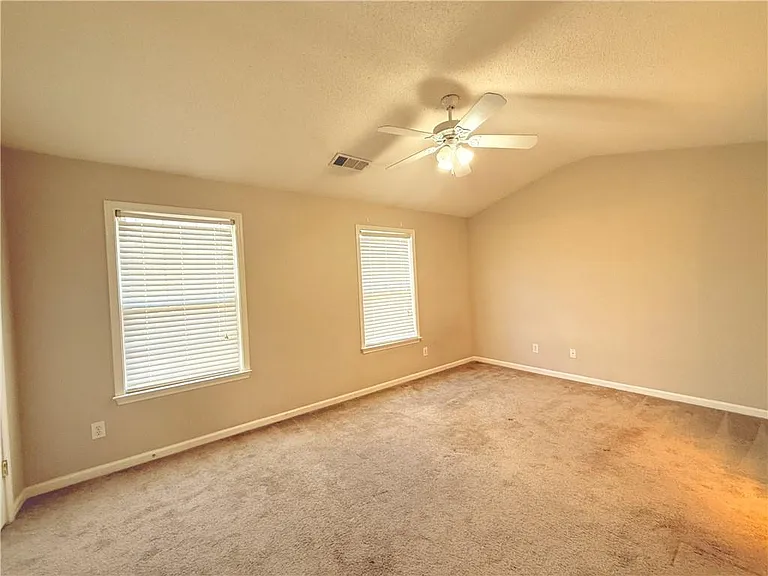 40 Highoak Dr NE — Photo 15