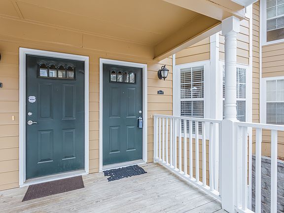4th image of 3940-202 Riverlook Pkwy SE #3