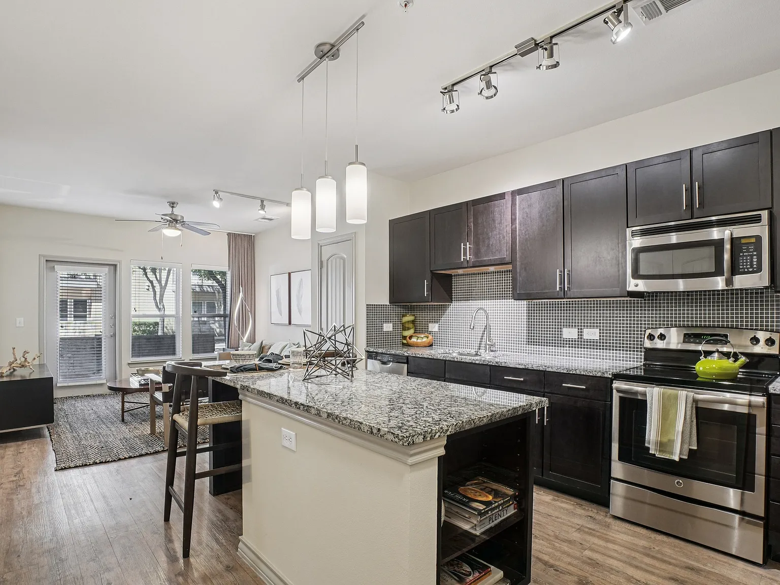 Mercer Crossing Apartments — Photo 2